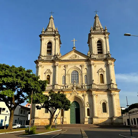 Explorando a Catedral de Caruaru
